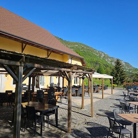 Auberge De Pontgibaud Lathuile ภายนอก รูปภาพ