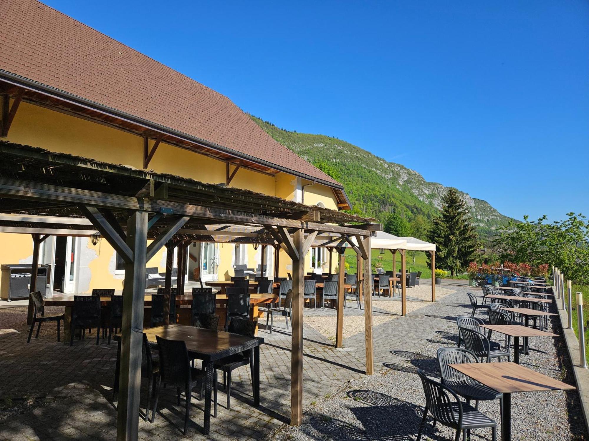 Auberge De Pontgibaud Lathuile ภายนอก รูปภาพ