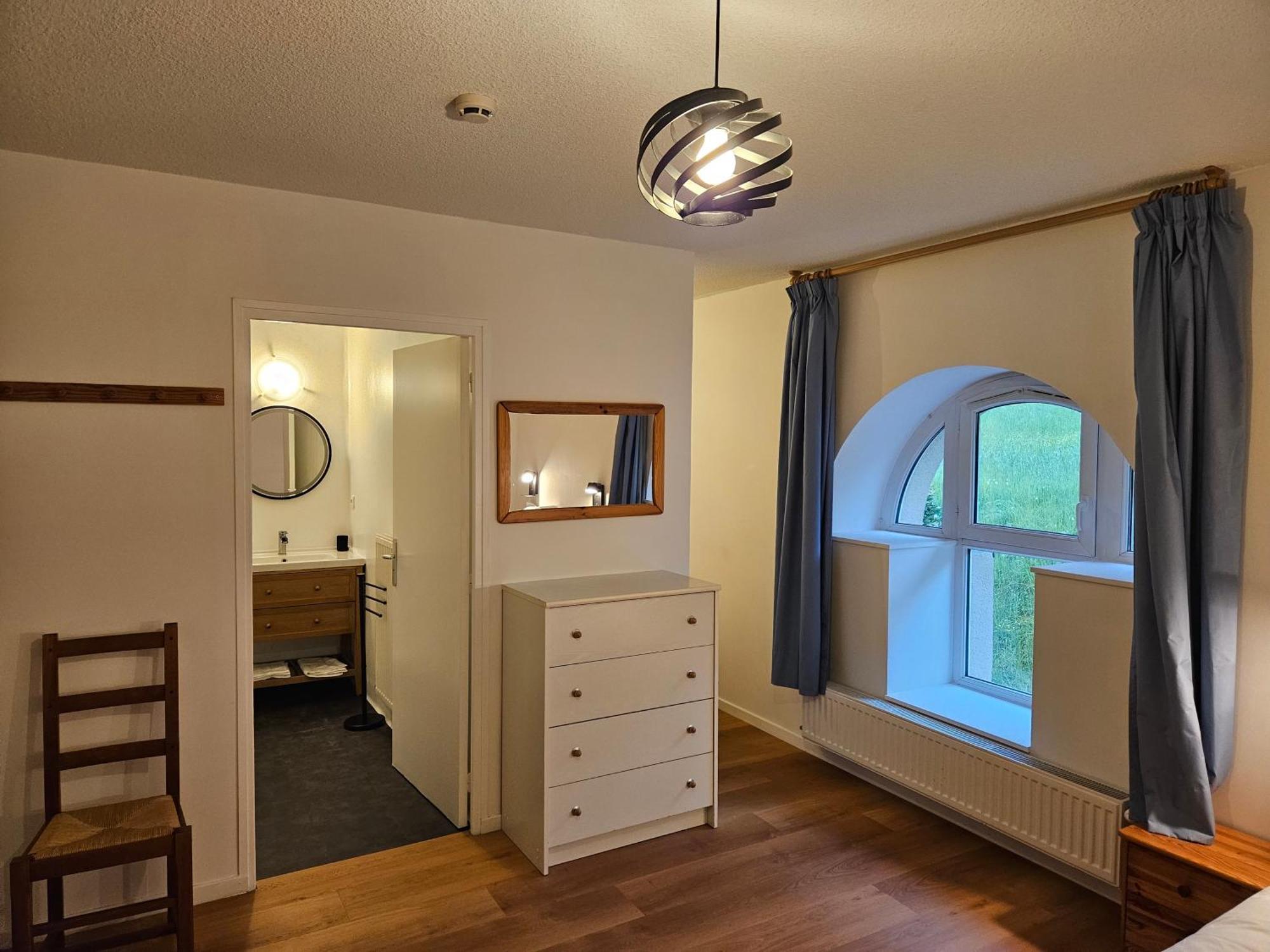 Auberge De Pontgibaud Lathuile ภายนอก รูปภาพ